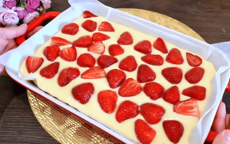 Вкусный ягодный пирог буквально за 5 минут: у вас будут все просить этот рецепт